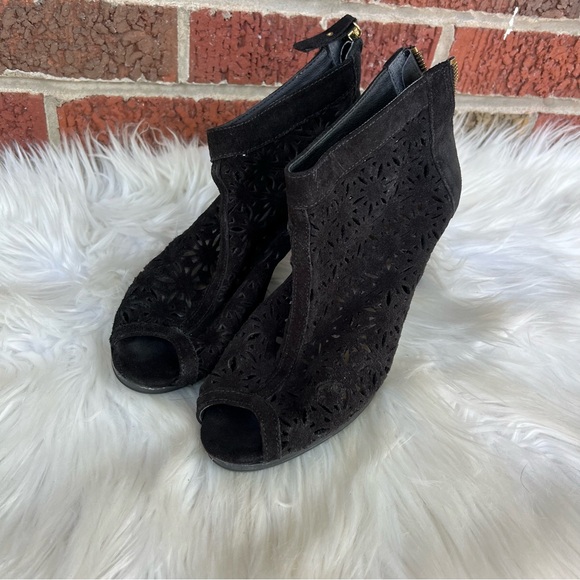 Black Faux Suede Cut Out Peep Toe Block Heel Ankle Shooties - Picture 1 of 5
